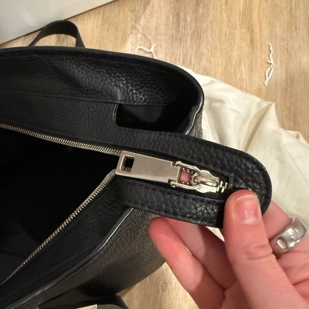 Marc Jacobs Pike Place East/West Black Tote Bag - Picture 10 of 11